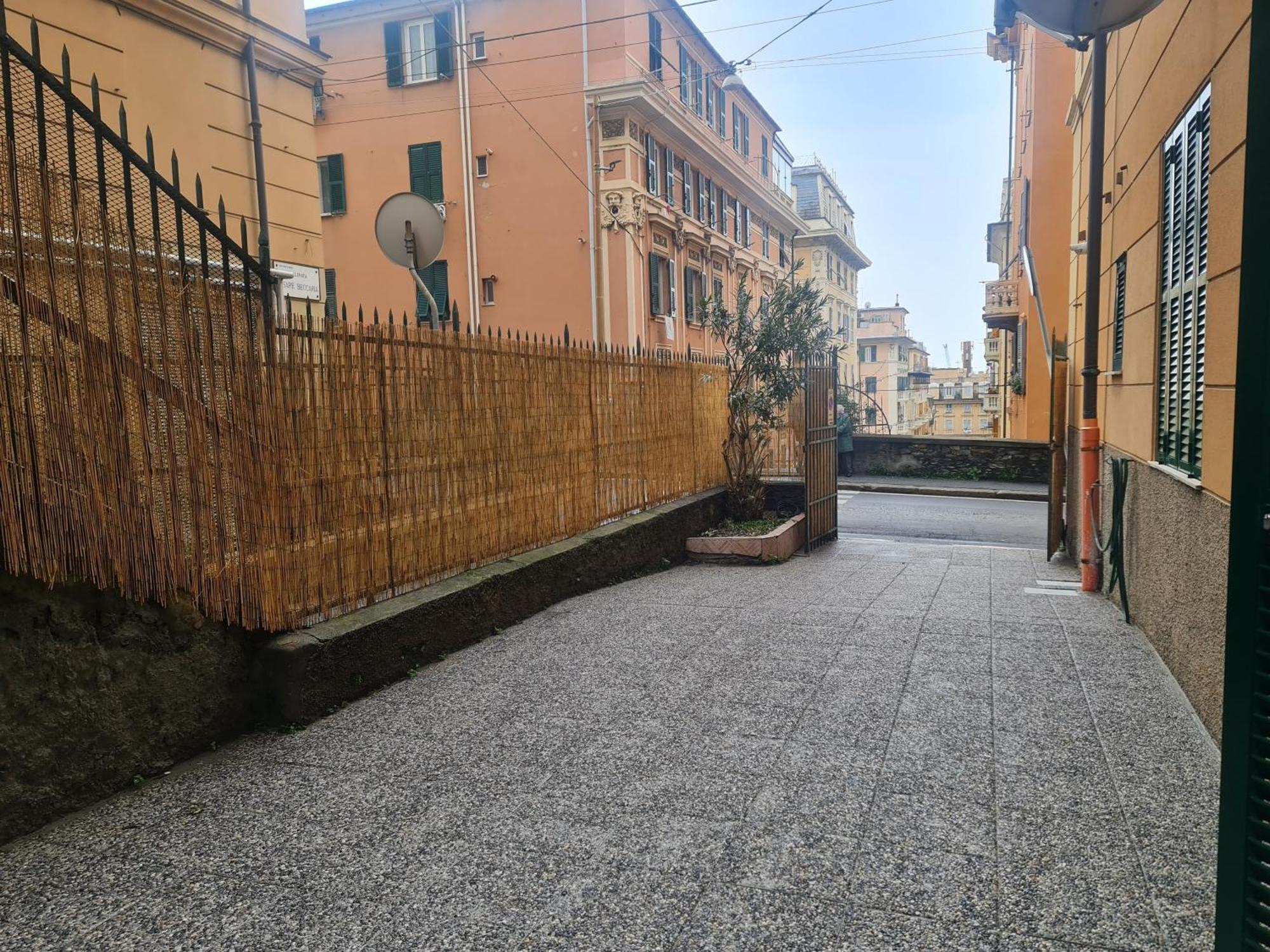 Ampio Appartamento Con 2 Posti Auto E Cortile جنوة المظهر الخارجي الصورة