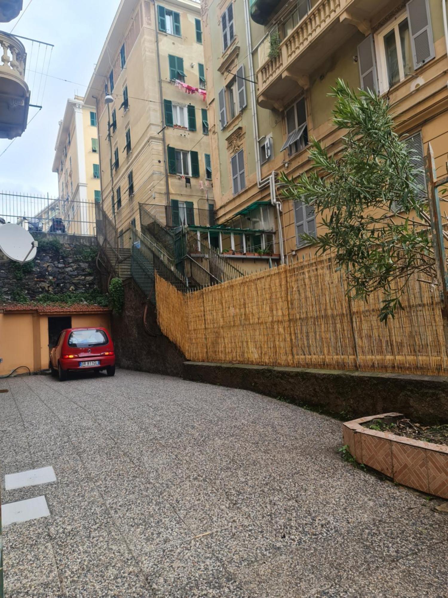 Ampio Appartamento Con 2 Posti Auto E Cortile جنوة المظهر الخارجي الصورة